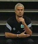 Er mu�te auf der Trib�ne Platz nehmen: Der gesperrte TVG-Coach Peter Meisinger