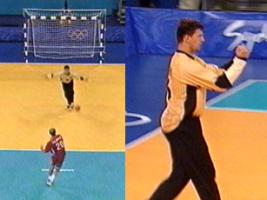 36.: Jan Holpert pariert einen Siebenmeter gegen Filippov!