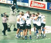 Allen Grund zum Jubeln hatten die Zebras nach ihrer Handball-Gala.