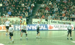 Julio Fis (rechts) mu�te erstmals auch in der Abwehr ran.