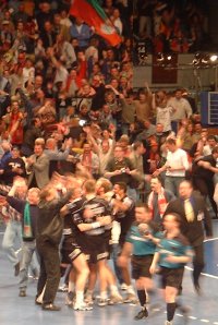 Jubel beim SCM nach der dramatischen Siebenmeterentscheidung.