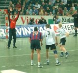 Pettersson verwandelte seine drei Siebenmeter (hier gegen Svensson) sicher.