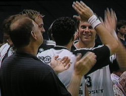 Jubel auf der Kieler Bank schon kurz vor Schluss.