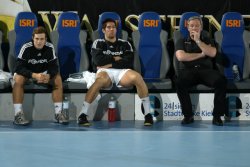 Ernste Mienen: Moritz Weltgen, Nikola Karabatic und Noka Serdarusic.