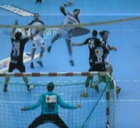 Nikola Karabatic zieht ab. Es war das erste Spiel des Franzosen nach seiner OP.