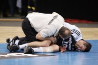 Stefan L�vgren verletzte sich in der 41. Minute.