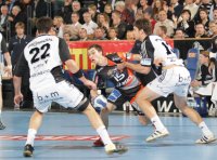 Kein Durchkommen f�r Samuel Honrubia: Der THW Kiel mischte Abwehr-Beton an.