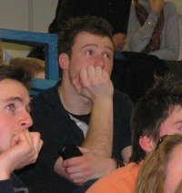 Gebannter Blick: Daniel Wessig auf der Trib�ne in Altenholz.