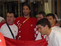 Ivano Balic kam verletzungsbedingt bei Kroatien nicht zum Einsatz und konnte sich um die kroatischen Fans k�mmern.