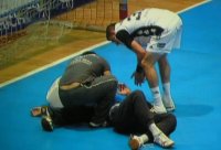 Dominik Klein hatte Mario Kelentric ungl�cklich im Gesicht getroffen.