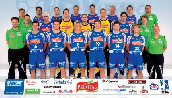 Hinten von links: Co-Trainer Franke, Mocsai, Prei�, Kaufmann, Kubes, Svavarsson, Schr�der, Sportl. Leiter Stephan;Mitte von links: Fit.tr. Krome, Geirsson, Lichtlein, Galia, Zereike, Hermann, Physioth. Risch;