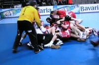 Grenzenloser Jubel beim polnischen Team nach dem Halbfinal-Einzug.