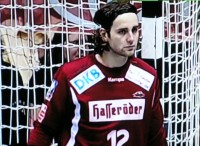 SCM-Torh�ter Silvio Heinevetter machte dem THW im zweiten Durchgang das Leben schwer.