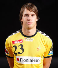 Der Schwede Olof Ask r�ckt f�r Svensson an den Kreis.