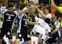 Auch die vielarmige THW-Abwehr konnte vier Treffer Luc Abalos nicht verhindern.