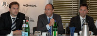 THW-Pressesprecher Bj�rn Goos, Matthew Wilby von der Provinzial und Aufsichtsratsvorsitzender Klaus-Hinrich Vater konnten rund 40 Medienvertreter begr��en.