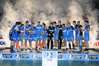 Ungewohntes Bild: Der HSV Hamburg feiert einen Titel.