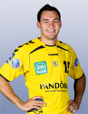 Nationalspieler Michael M�ller soll mit Stefansson ein starkes Gespann im rechten R�ckraum bilden.