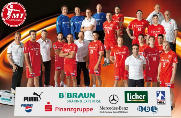 Hinten von links: Herold, Kelentric, Trainer Zinglersen, Lechte, Tzimourtos, Treutler, Stojanovic, Sch�ngarth, Betreuer Horn, Betreuer Klobes;