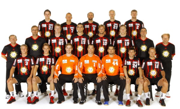 Oben von links: Wiese, Felixson, Siodmiak, Niemeyer, Friedrich;Mitte von links: Co-Trainer Borgmann, Trainer Liljestrand, Remer, Jurecki, Hansen, O. Tesch, Physioth. Atila, Betreuer Kleine;