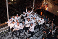 Der deutsche Meister und Champions-League-Sieger 2010 auf dem Rathausbalkon.