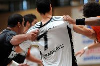 Textilprobe bei Milutin Dragicevic. Der  Kieler Kreisl�ufer traf im zweiten Durchgang dreimal.