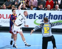 Henrik Lundstr�m brachte seine Farben mit vier Toren in zehn Minuten zur 14:10-Halbzeitf�hrung.