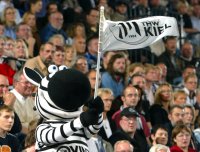 Hein Daddel und die THW-Fans m�chten hilfebed�rftige Kinder beschenken.