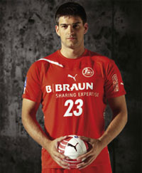 Der serbische R�ckraumspieler Nenad Vuckovic ist mit 123/6 Treffern bester Saison-Torsch�tze Melsungens und belegt ligaweit den 10. Rang.