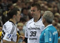 Auch Filip Jicha erwischte es: Er musste mit einer Platzwunde vom Platz.