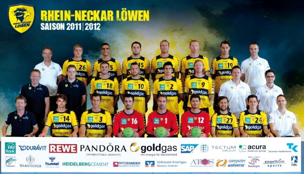 Oben von links: Arzt Dr. Steinhauser, Abt, Sesum, M�ller, Roggisch, Bielecki, Lijewski, Arzt Dr. Klonz; Mitte von links: Trainer Gudmundsson, Teamkoordinater Monz, Myrhol, Gunnarsson, Schmid, Lund, Physioth. Raab, Physioth. Pander;