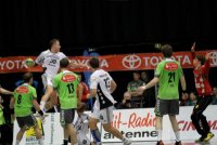 Filip Jicha (beim Wurf) war mit acht Treffern erneut bester Kieler Torsch�tze.