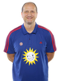 Der neue Mann an der Seitenlinie: Gennadij Khalepo. Der neue Mann an der Seitenlinie: Gennadij Khalepo.