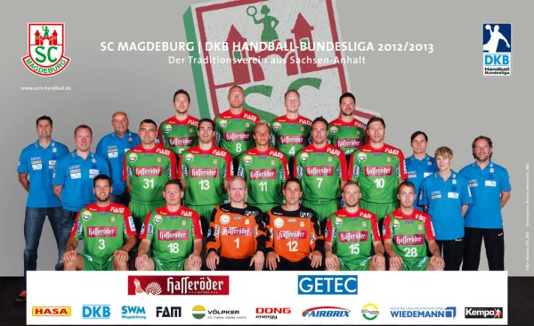 Oben von links: Rojweski, Pajovic, Kneer, Sch�psmeier; Mitte von links: Co-Trainer Pauling, Trainer Carstens, Betreuer Barnikol, Jurecki, Natek, Hornke, Landsberg, van Olphen, Physioth. Grote, �rztin Dr. Hoffmeyer; 