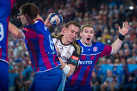 Filip Jicha tankt sich durch die gegnerische Abwehr. Mit sechs Treffern war der Tscheche  erfolgreichster Sch�tze.