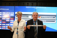 Sabine Holdorf-Schust und Csaba Hajnal.