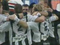 [Bild: die Zebras feiern den Sieg]