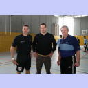 Frode Hagen mit Kapit�n Stefan L�vgren und Trainer Noka Serdarusic.