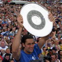 Lars Krogh Jeppesen mit der Meisterschale 2004.