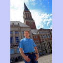 Alfred Gislason vor dem Kieler Rathaus.