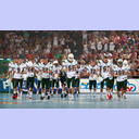 Abschied von Stefan L�vgren: Das aktuelle THW-Team im Dress der Baltic Hurricanes.