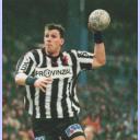 Michael Menzel konzentriert beim Wurf.