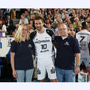 Der SG-Flensburg-Fanclub Die Wikinger verabschiedet Stefan L�vgren.