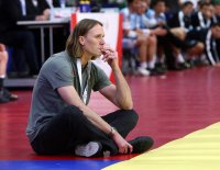 Staffan Olsson - hier bei der EM 2010. Der einstige schwedische Weltklasse-Linksh�nder ist  l�ngst im Trainergesch�ft heimisch geworden.   Und �berstand zudem eine Herzoperation folgenlos.