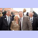 Kiels Stadtpr�sident Rainer Tschorn, Kiels Oberb�rgermeisterin Angelika Volquartz, THW-Trainer Noka Serdarusic und Staatssekret�r Dr. Arne Wulff.