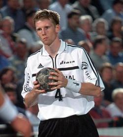 Jonas Ernelind in action. Jonas Ernelind in action.