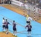 Johan Pettersson verk�rzt auf 8:14.