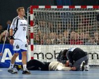 Zeitz traf Friedrich ungl�cklich mitten im Gesicht.