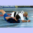 Gestolpert �ber Barcelona? Christian Zeitz f�llt �ber Jerome Fernandez.