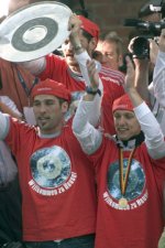 Stefan L�vgren: "Da ist die Schale: Jetzt bleibt  sie hier!"